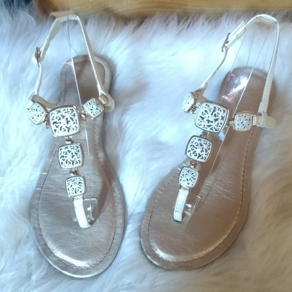 Palms Thong Ankle Strap Sandles - Picture 4 of 8